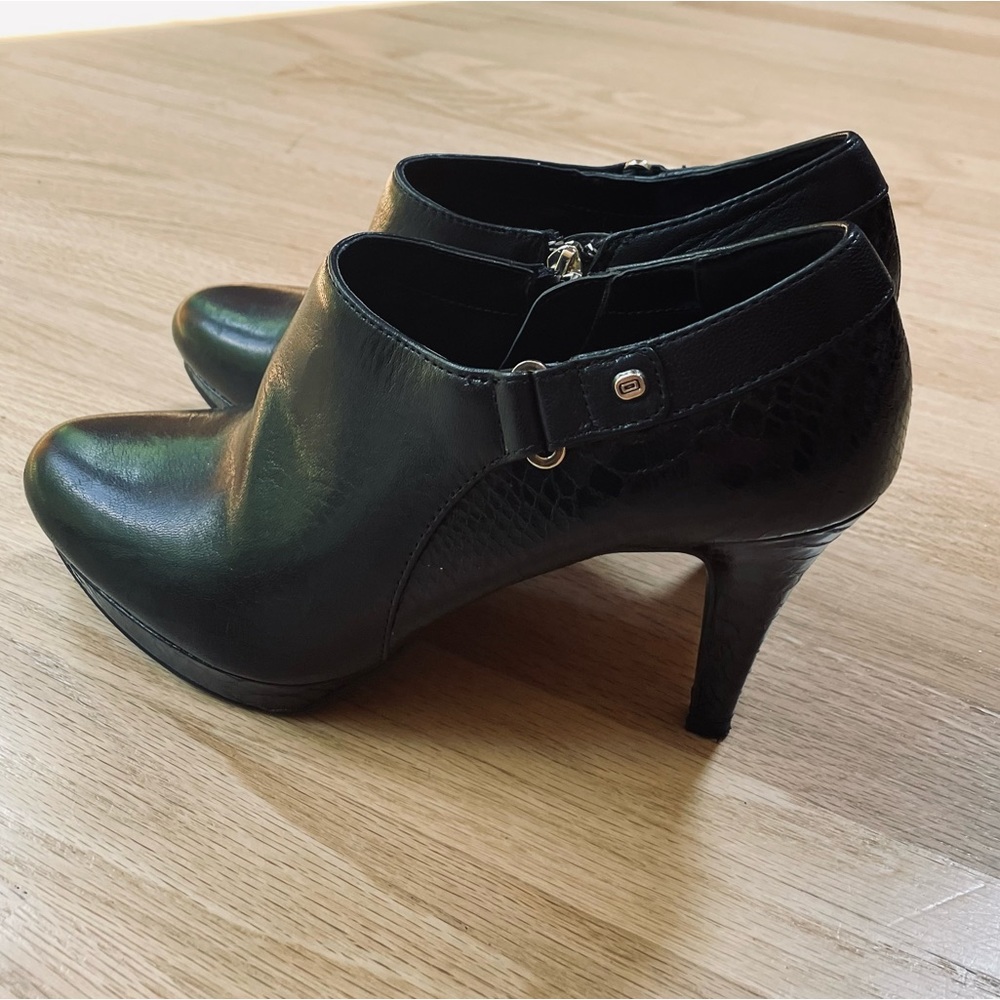 Bandolino Black Leather Heels Booties Size 8 in Excellent Condition - Picture 3 of 8